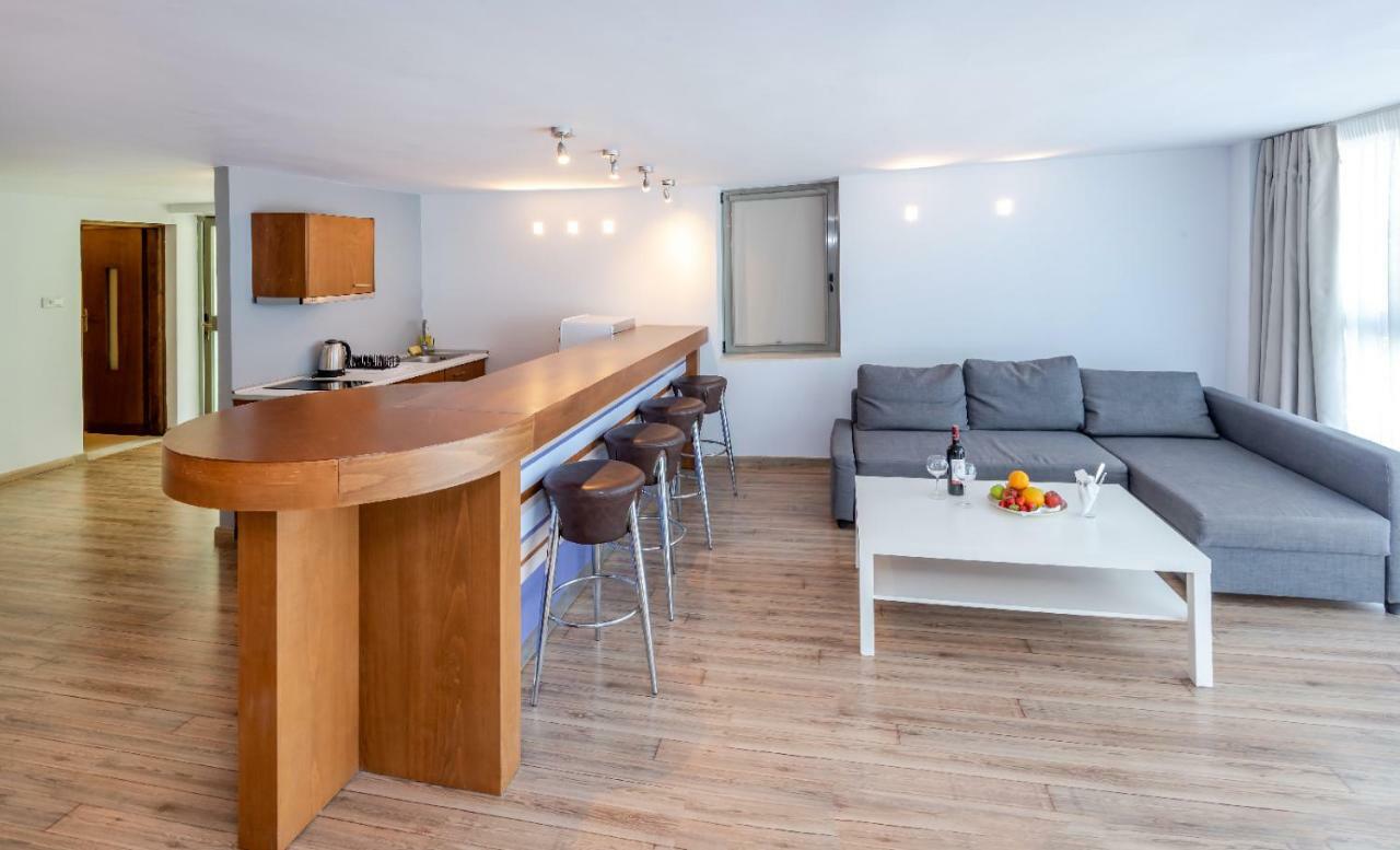 Two-Bedroom Suite Sea View